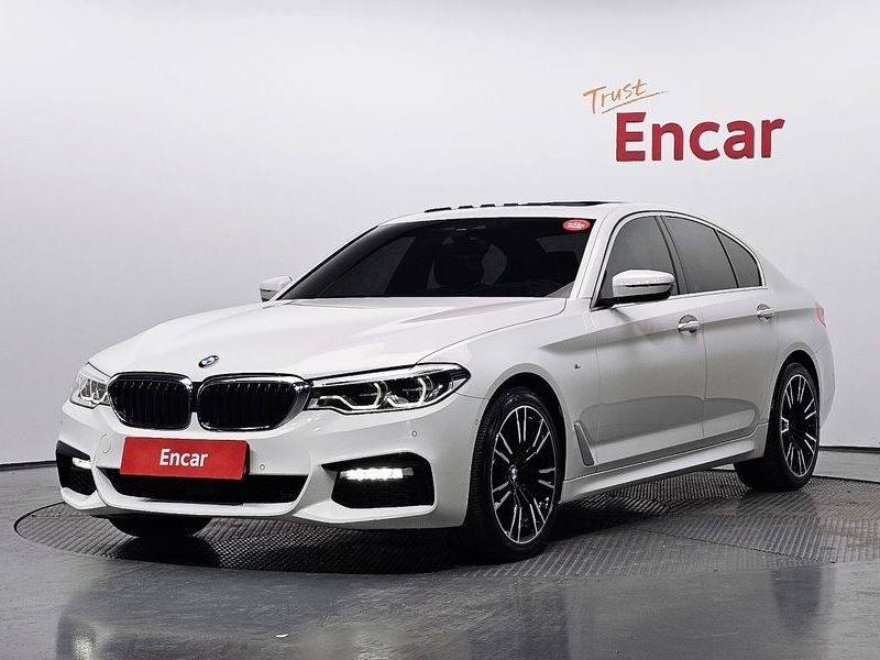 2018 BMW 5 Series 520d xDrive M Sport Package photo 1