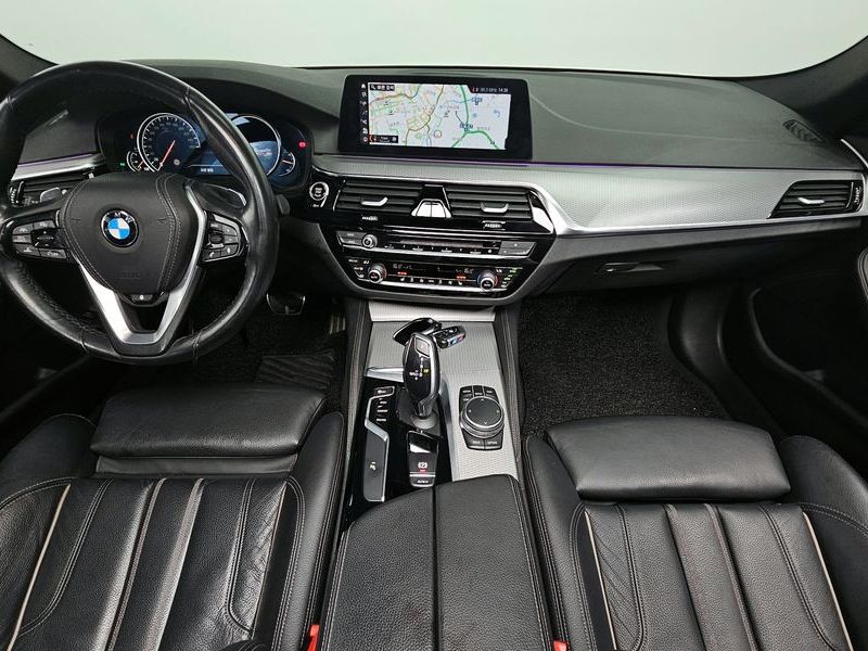2018 BMW 5 Series 520d xDrive M Sport Package photo 7