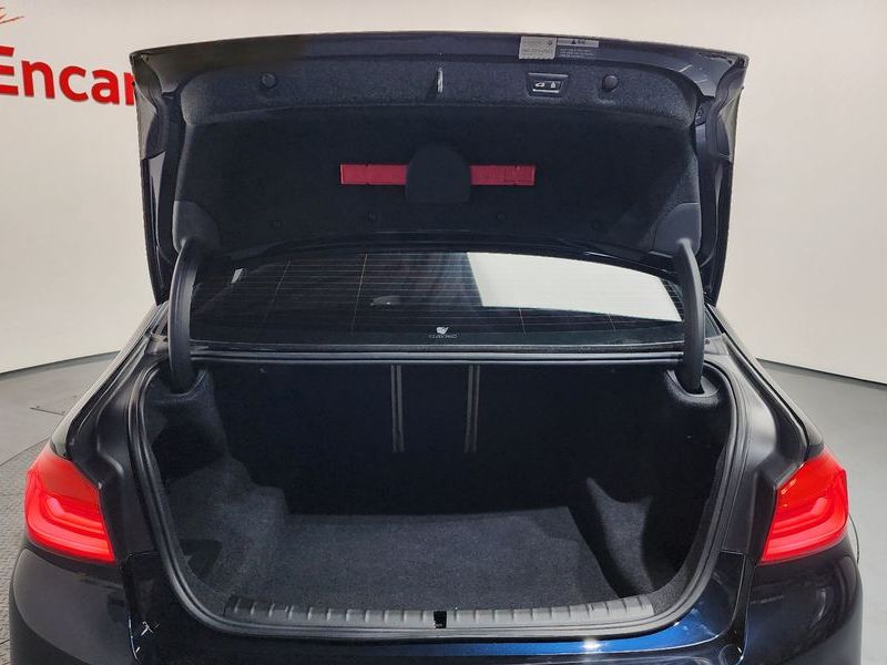2019 BMW 5 Series 530i xDrive M Sport Package Plus photo 20