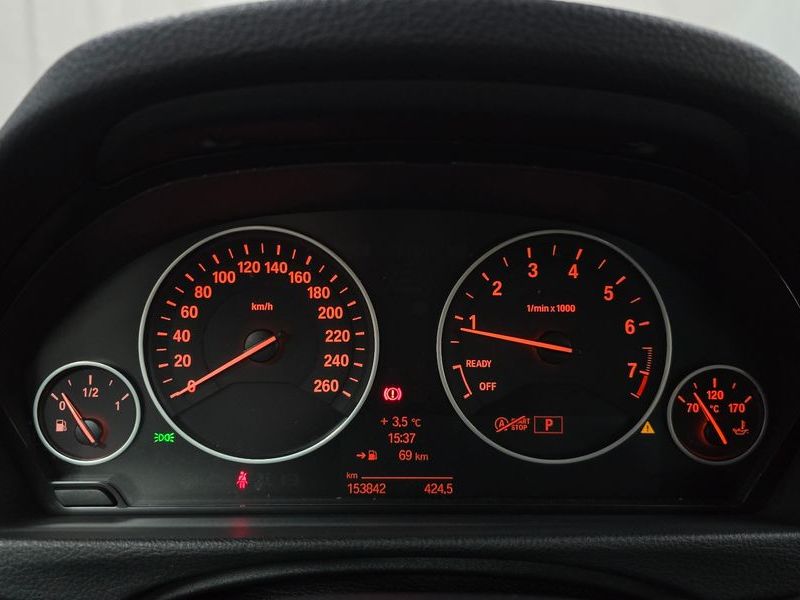 2012 BMW 3 Series 320i photo 8