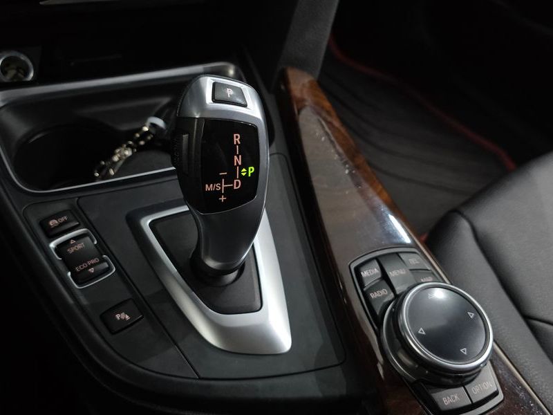 2014 BMW 3 Series GT 320d photo 9