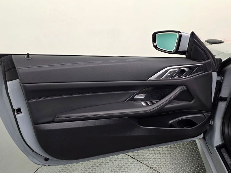 2024 BMW 4 Series 420i M Sport Convertible photo 24