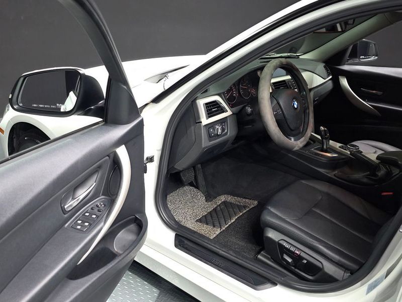2015 BMW 3 Series 320d ED Edition photo 10