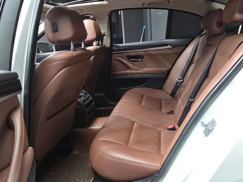 2016 BMW 5 Series 528i M Aero Dynamic photo 12