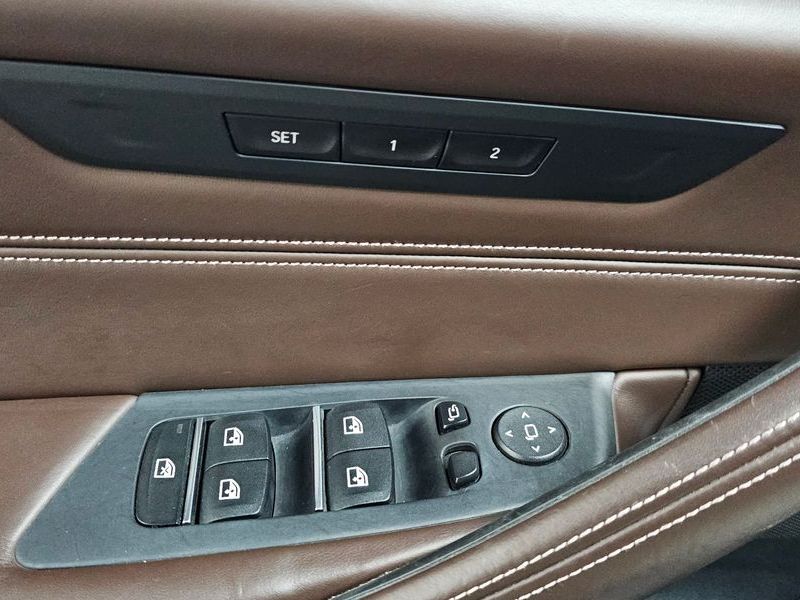 2017 BMW 5 Series 530i xDrive M Sport Package Plus photo 28