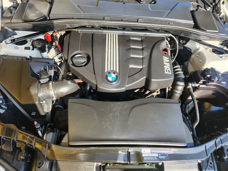 2012 BMW 1 Series 120d Coupe Sport photo 17
