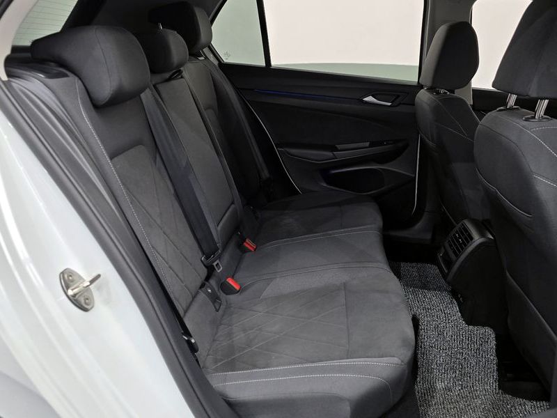 2024 Volkswagen Golf 2.0 TDI Prestige photo 11