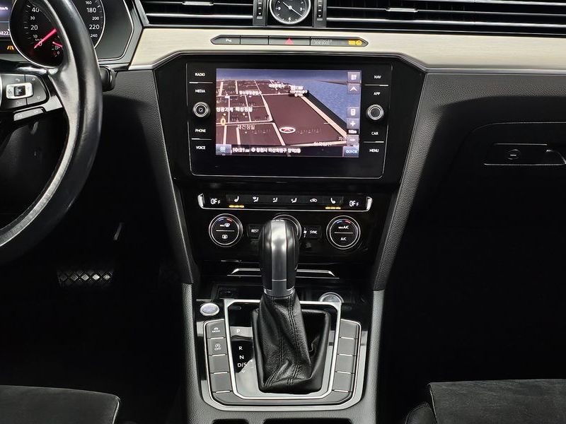 2018 Volkswagen Passat 2.0 TDI photo 12