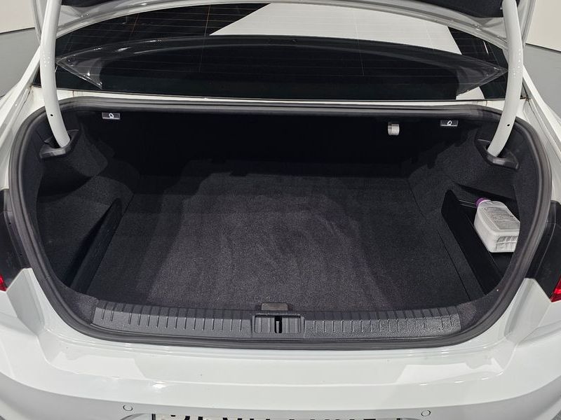 2018 Volkswagen Passat 2.0 TDI photo 16