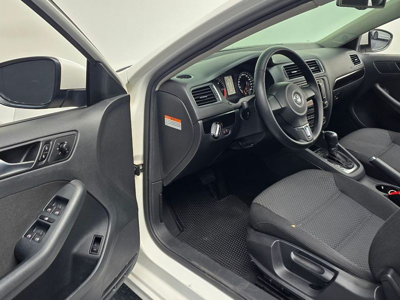 2012 Volkswagen Jetta 2.0 TDI 6th photo 11