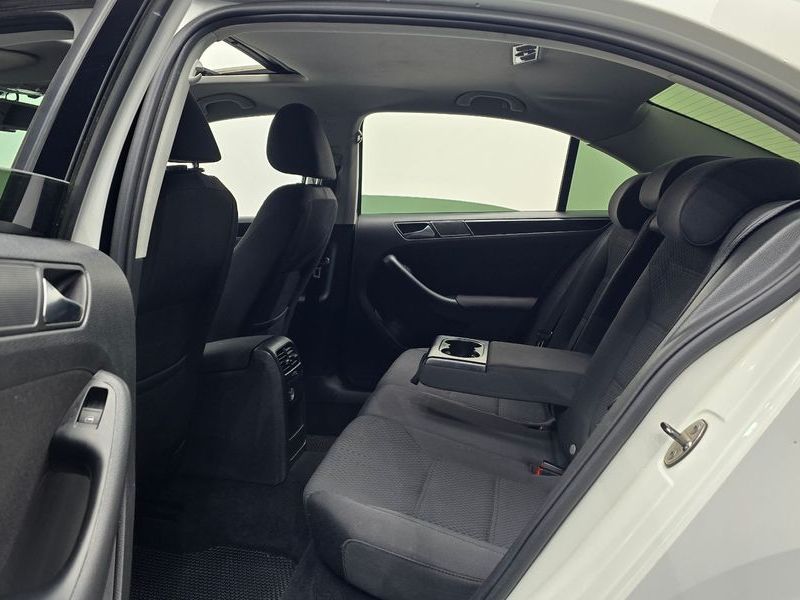 2012 Volkswagen Jetta 2.0 TDI 6th photo 12