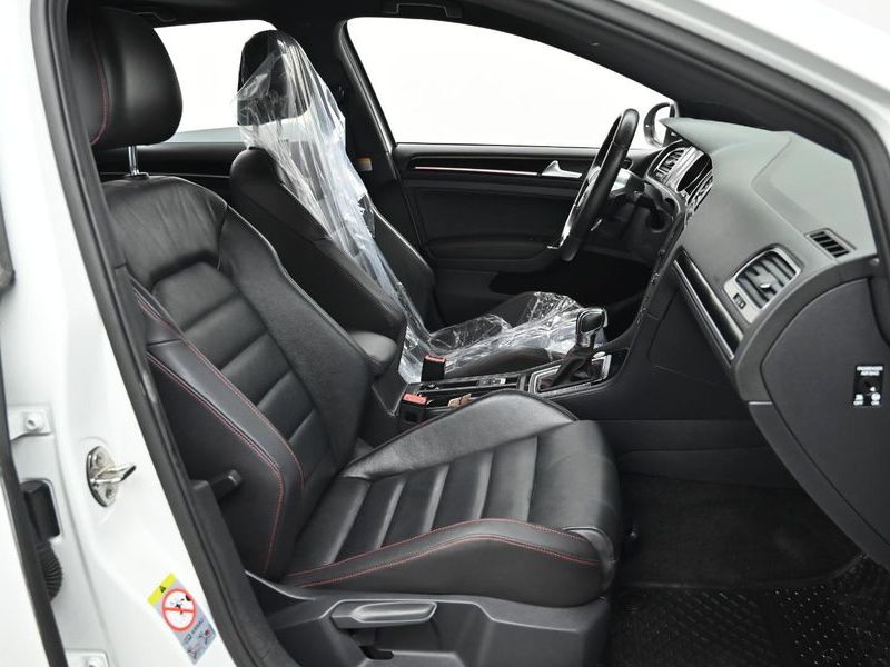 2014 Volkswagen Golf 2.0 GTI photo 10