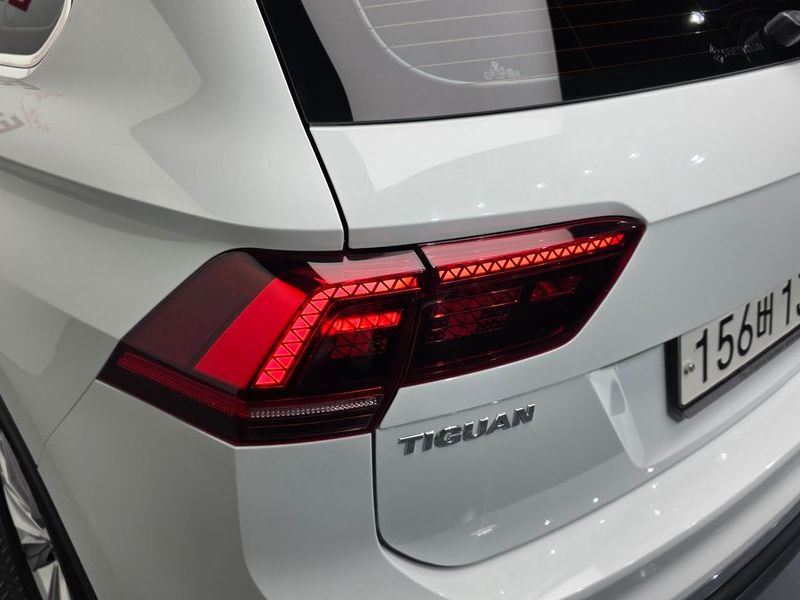 2020 Volkswagen Tiguan 2.0 TDI Premium photo 24