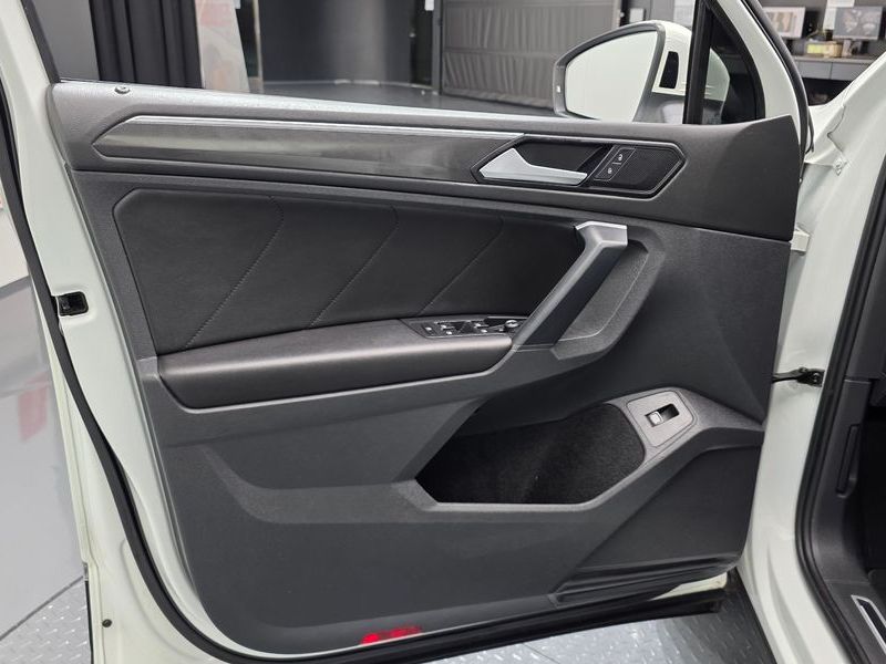 2020 Volkswagen Tiguan 2.0 TDI Premium photo 25