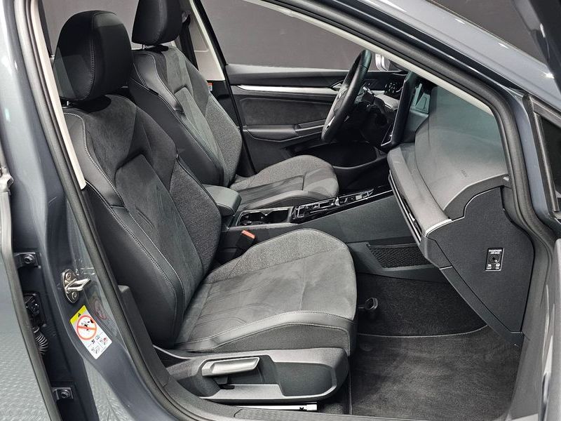 2026 Volkswagen Golf 2.0 TDI Prestige photo 12