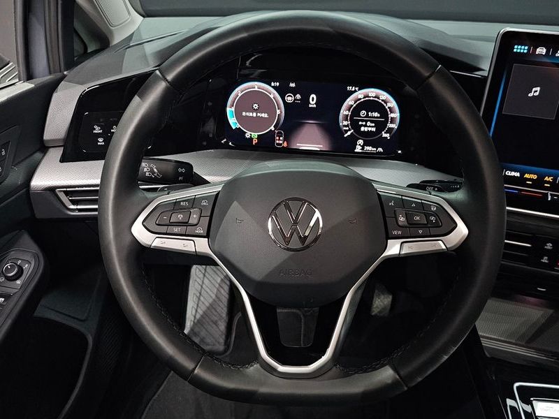 2026 Volkswagen Golf 2.0 TDI Prestige photo 13