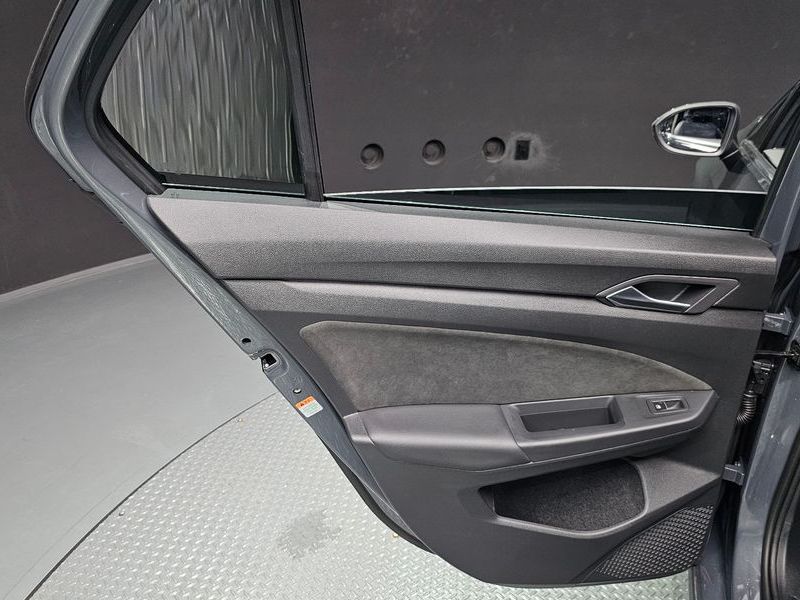 2026 Volkswagen Golf 2.0 TDI Prestige photo 25
