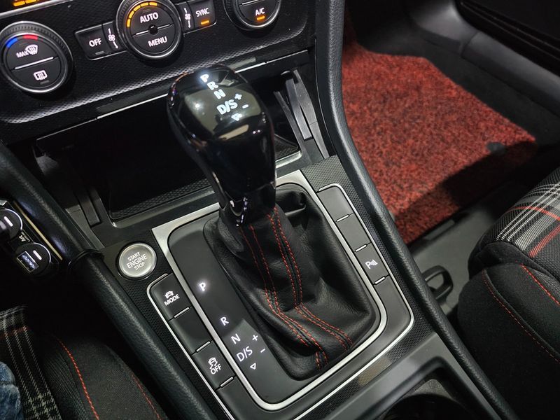 2016 Volkswagen Golf 2.0 GTI Extreme Edition photo 10