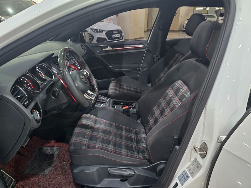 2016 Volkswagen Golf 2.0 GTI Extreme Edition photo 15