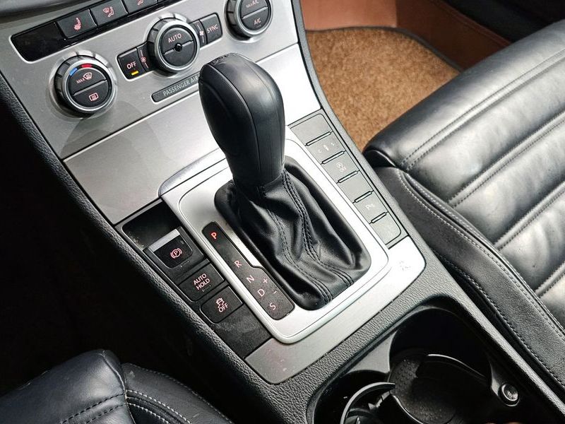 2015 Volkswagen New CC 2.0 TDI BlueMotion photo 9