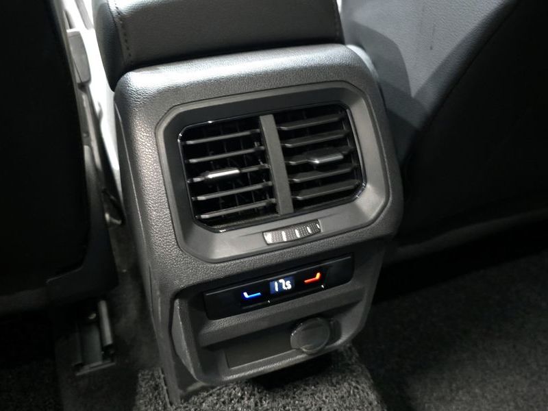 2022 Volkswagen Tiguan 2.0 TDI Premium photo 18