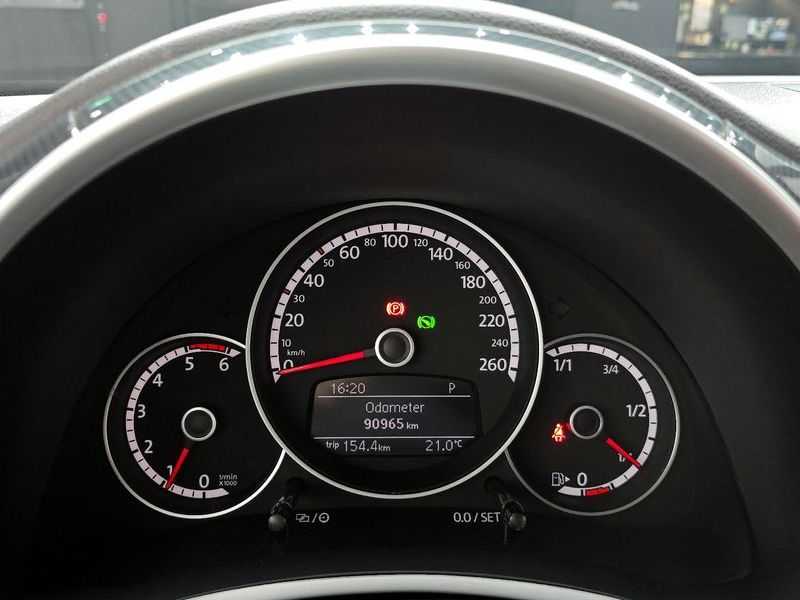 2014 Volkswagen Beetle 2.0 TDI Premium 3rd photo 8