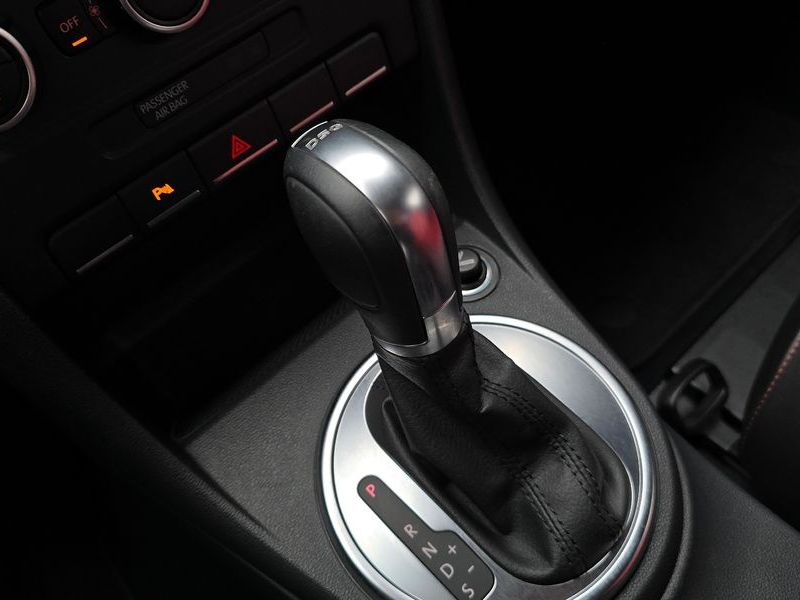 2014 Volkswagen Beetle 2.0 TDI Premium 3rd photo 9