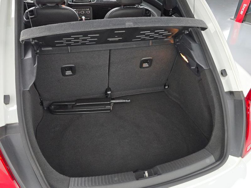 2014 Volkswagen Beetle 2.0 TDI Premium 3rd photo 20