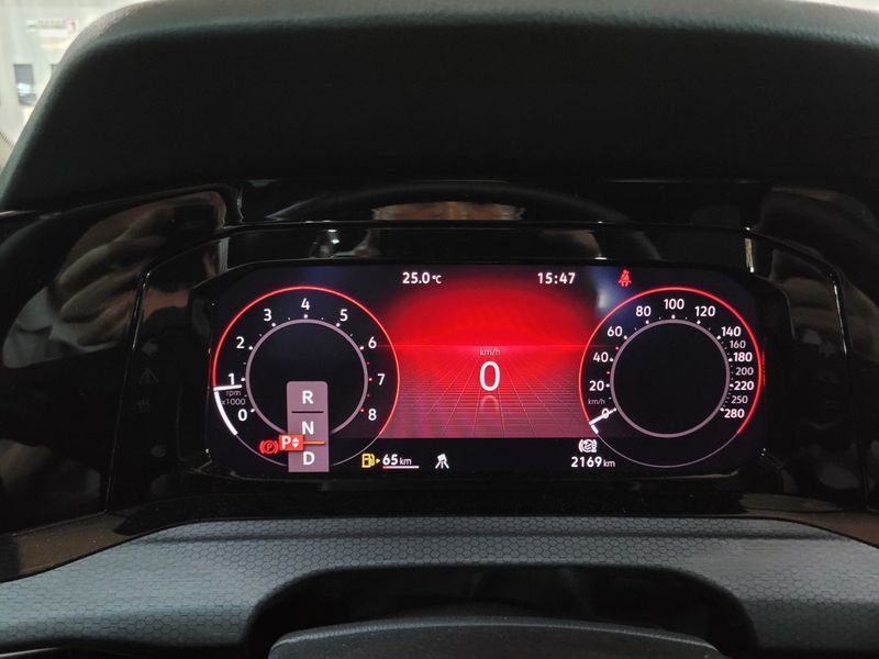 2023 Volkswagen Golf 2.0 GTI photo 8