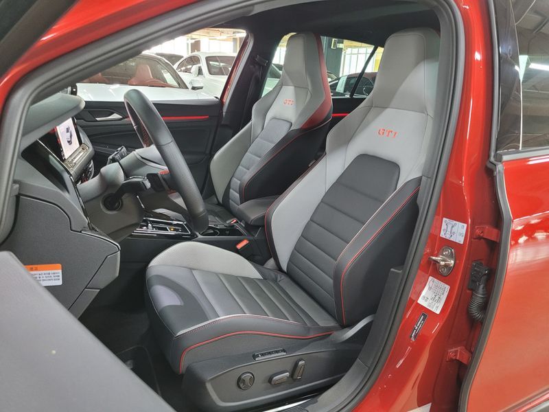 2023 Volkswagen Golf 2.0 GTI photo 15