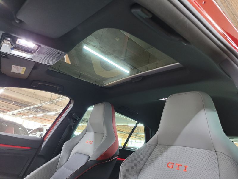 2023 Volkswagen Golf 2.0 GTI photo 16