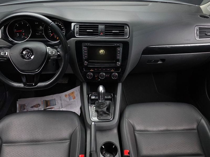 2015 Volkswagen Jetta 2.0 TDI BlueMotion Premium 6th photo 7