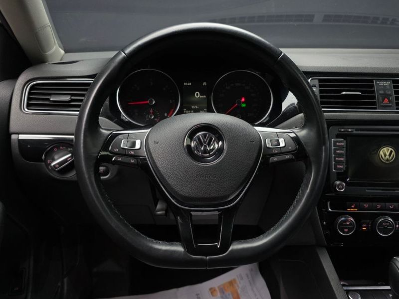 2015 Volkswagen Jetta 2.0 TDI BlueMotion Premium 6th photo 13