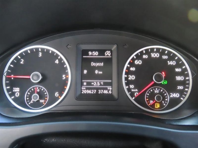 2016 Volkswagen Tiguan 2.0 TDI Comfort 5N photo 8