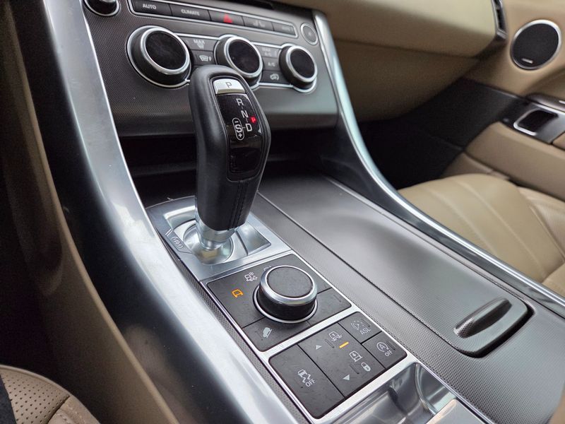 2015 Land Rover Range Rover Sport 3.0 SDV6 HSE Dynamic photo 9