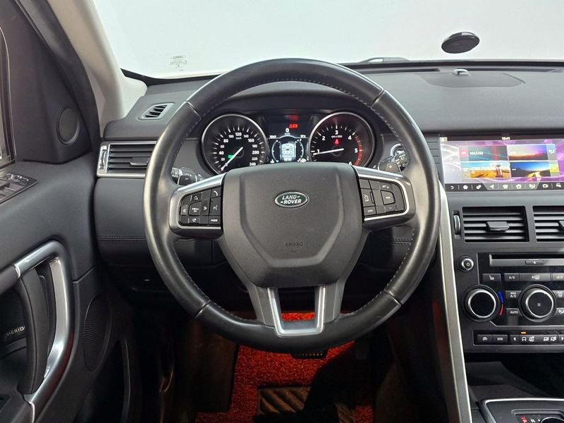 2017 Land Rover Discovery Sport 2.0 TD4 SE (150PS) photo 13