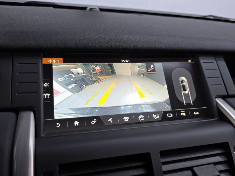 2017 Land Rover Discovery Sport 2.0 TD4 SE (150PS) photo 15