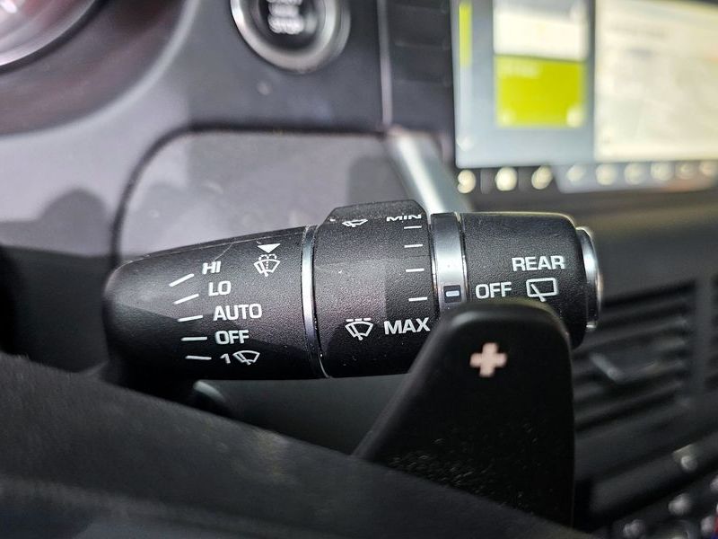 2018 Land Rover Discovery Sport 2.0 TD4 SE (150PS) photo 16