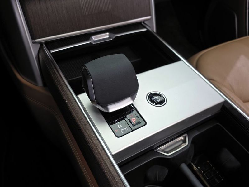 2024 Land Rover Range Rover D350 Autobiography Long Wheel Base photo 9