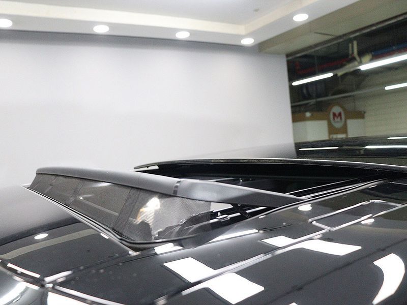 2023 Land Rover Range Rover Sport D300 HSE Dynamic photo 13