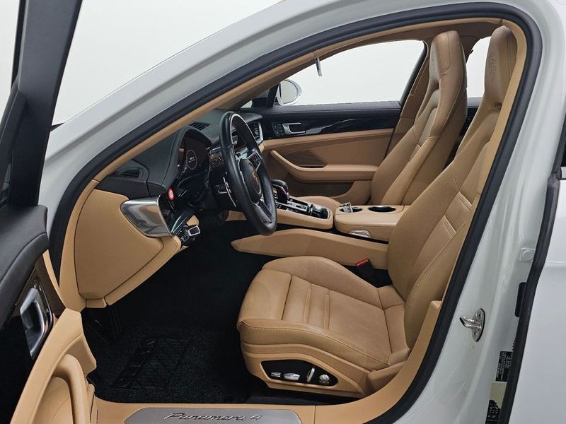 2018 Porsche Panamera 3.0 AWD photo 10
