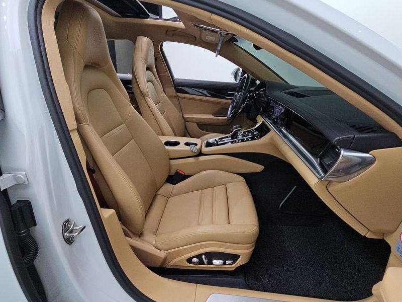 2018 Porsche Panamera 3.0 AWD photo 11