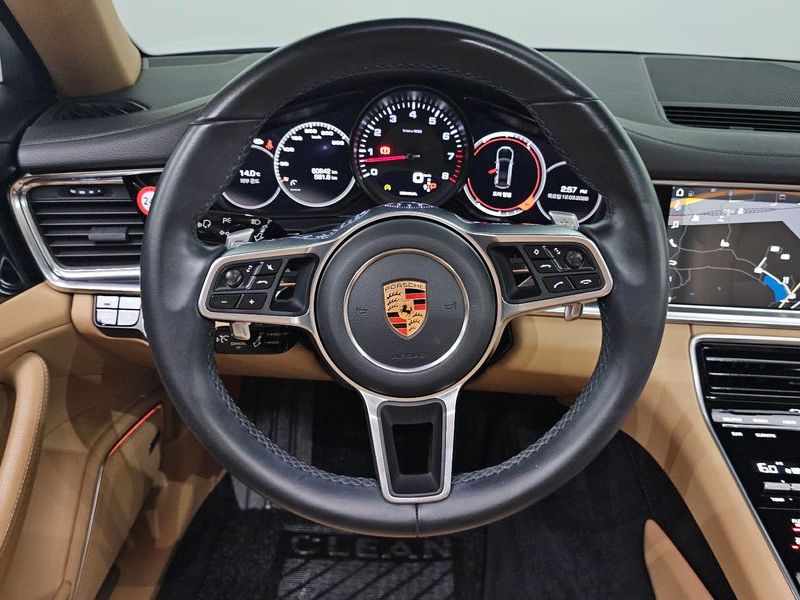 2018 Porsche Panamera 3.0 AWD photo 13