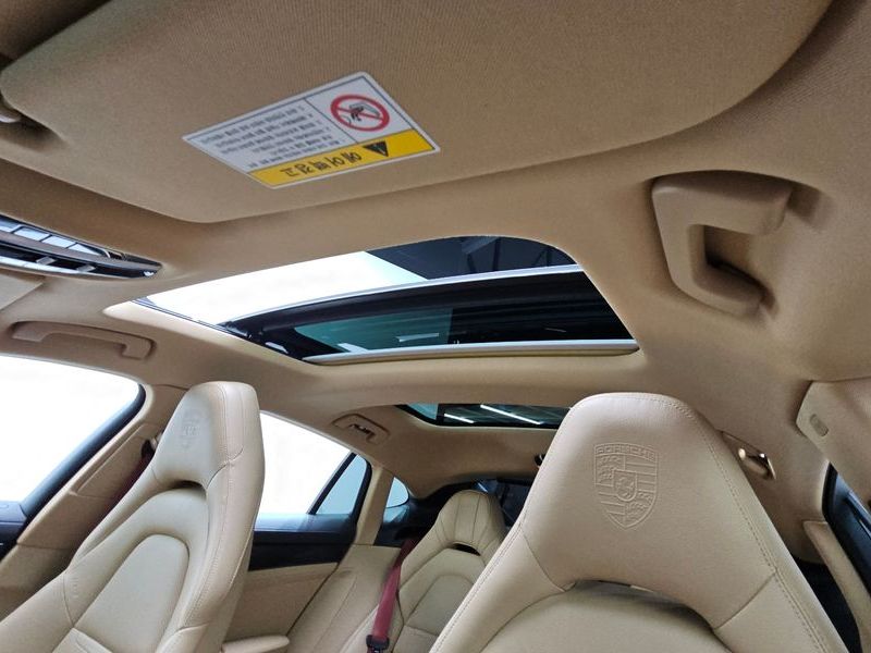 2018 Porsche Panamera 3.0 AWD photo 19