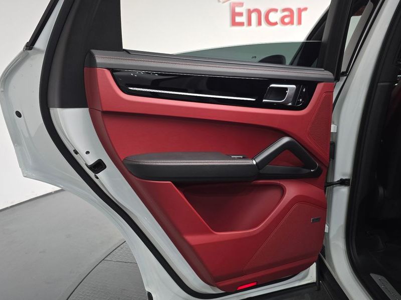 2020 Porsche Cayenne 3.0 Coupe photo 25