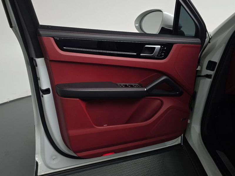 2020 Porsche Cayenne 3.0 Coupe photo 28