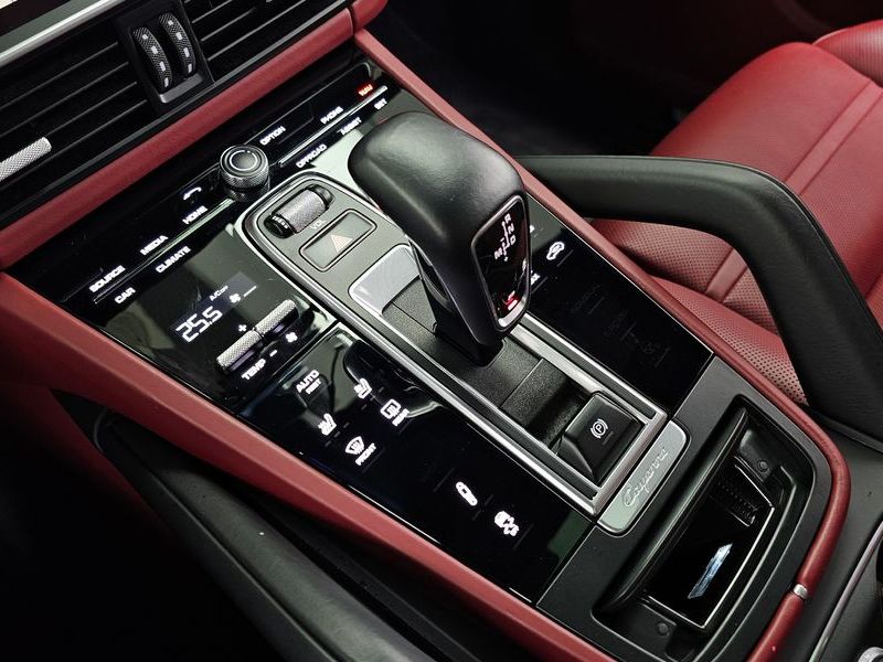 2019 Porsche Cayenne 3.0 photo 9