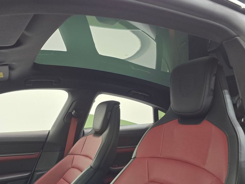 2025 Porsche Taycan 4S photo 19
