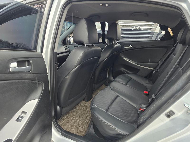 2015 Hyundai Accent Diesel 1.6 VGT Modern photo 7