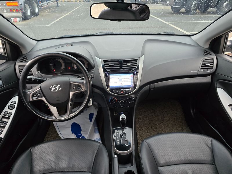 2015 Hyundai Accent Diesel 1.6 VGT Modern photo 9